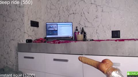 Snapshot of simplegirl1996 chatting on October 2025 07:42:02 AM regina online show from October 2025 07:42:02 AM