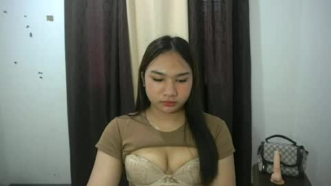 Snapshot of simply_francine chatting on June 2026 01:51:02 AM simply francine online show from June 2026 01:51:02 AM