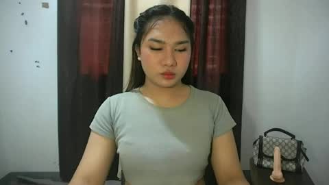 Snapshot of simply_francine chatting on June 2026 12:11:01 AM simply francine online show from June 2026 12:11:01 AM