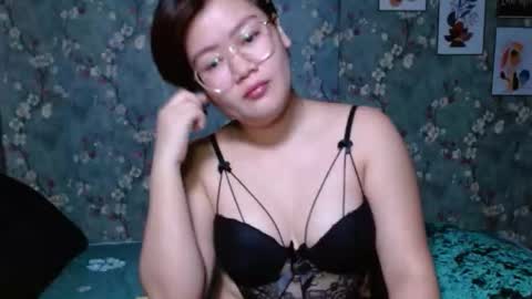 Snapshot of simply_niki chatting on September 2025 05:24:02 PM zia online show from September 2025 05:24:02 PM