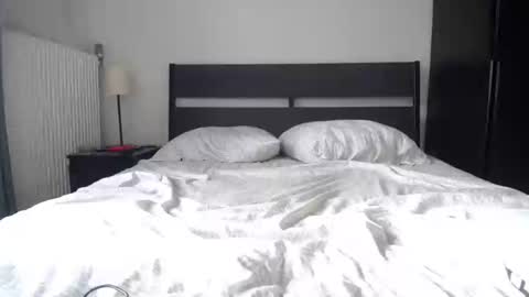 Sofi wed. - sat. 11am - 11 pm and Santi with Sofi sun.. - tue. 11 am - 5 pm  europe online show from December 2024 11:52:02 AM