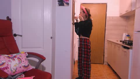 simyhvn online show from January 2026 05:12:02 AM