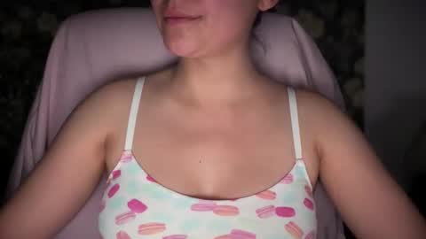 Sindra online show from November 2025 01:38:01 AM