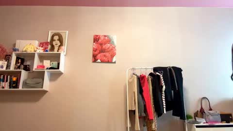 Emma online show from November 2025 01:11:01 PM