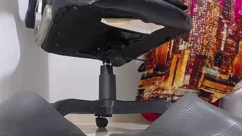 only foot                         worshipers here online show from January 2025 12:28:01 AM