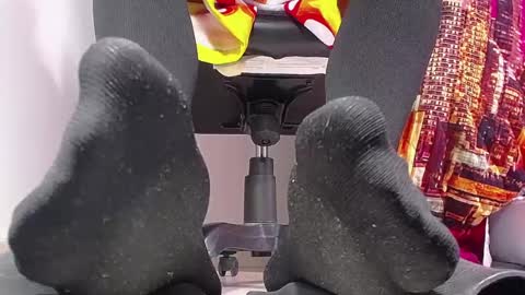 only foot                         worshipers here online show from February 2025 08:45:02 PM