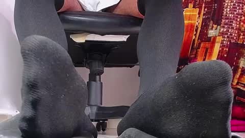 only foot                         worshipers here online show from March 2025 06:37:02 PM