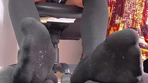 only foot                         worshipers here online show from March 2025 06:33:01 PM