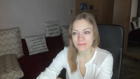 Snapshot of sirenasilk chatting on January 2026 03:10:02 AM sirenasilk online show from January 2026 03:10:02 AM
