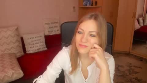 Snapshot of sirenasilk chatting on February 2026 09:03:02 AM sirenasilk online show from February 2026 09:03:02 AM