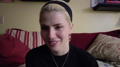 Sirenity online show from September 2025 04:04:02 AM