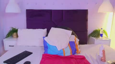 sirenyrouss online show from August 2026 08:22:02 PM