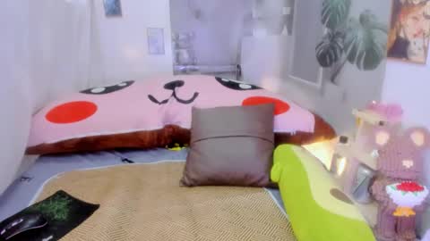 julila online show from November 2025 02:50:02 AM