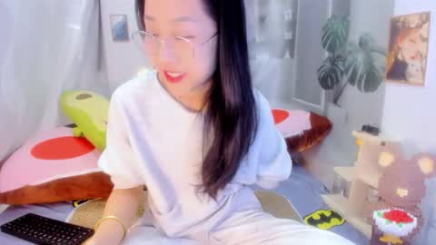 julila online show from November 2025 02:44:02 AM