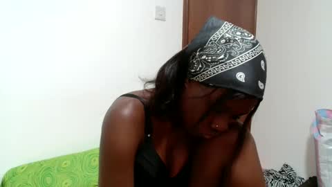 Snapshot of sismile chatting on January 2026 12:10:02 PM shannie online show from January 2026 12:10:02 PM