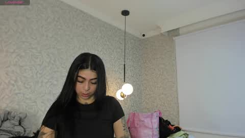 Snapshot of skailyn_angels chatting on October 2025 06:08:01 PM SKAILYN ANGELS online show from October 2025 06:08:01 PM