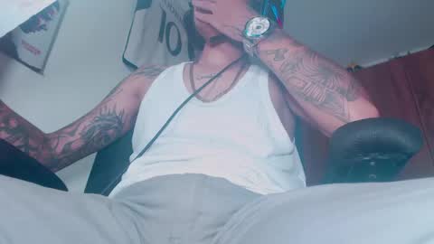 Snapshot of skateboy444 chatting on April 2026 05:45:01 AM king online show from April 2026 05:45:01 AM
