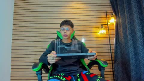 Snapshot of skiiny_boy chatting on April 2026 10:31:01 AM skiiny_boy online show from April 2026 10:31:01 AM