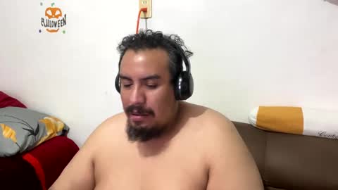 Snapshot of skinhell chatting on December 2024 04:35:02 AM Elias online show from December 2024 04:35:02 AM