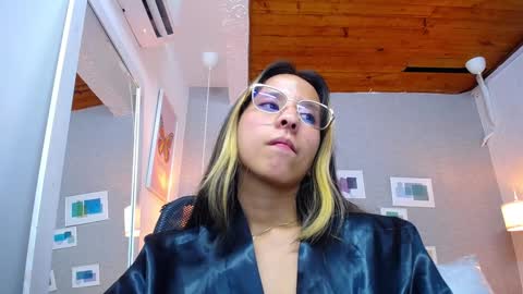 skinny_hottie18 online show from January 2025 08:33:02 PM