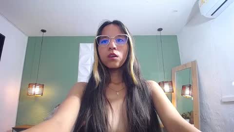 skinny_hottie18 online show from January 2025 01:33:02 PM