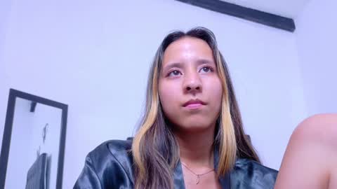 skinny_hottie18 online show from February 2025 05:18:01 PM