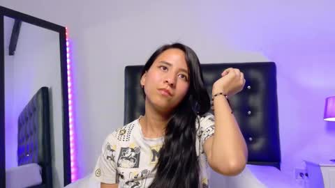 skinny_hottie18 online show from September 2025 02:33:02 PM