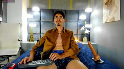 Snapshot of skinny_jean_ chatting on May 2026 08:48:02 PM skinny jean online show from May 2026 08:48:02 PM