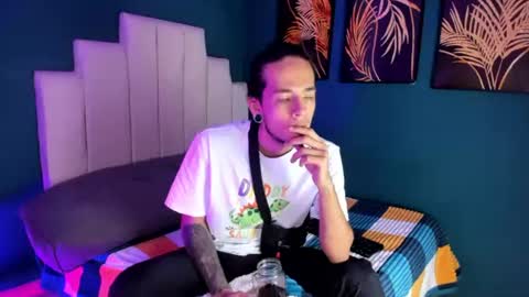 Snapshot of skinny_mac_ chatting on June 2026 01:46:01 PM Mac online show from June 2026 01:46:01 PM