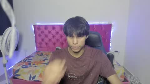 sam online show from May 2026 04:42:01 AM