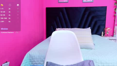 Snapshot of skinnyandcute_ chatting on September 2025 07:51:02 PM Mariah Black online show from September 2025 07:51:02 PM