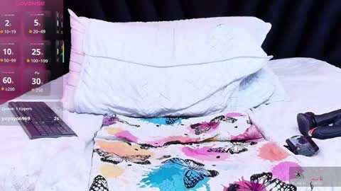 Snapshot of skinnyandcute_ chatting on November 2025 12:57:02 AM Mariah Black online show from November 2025 12:57:02 AM