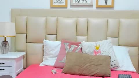 SkinnyGirl online show from November 2025 07:24:02 PM