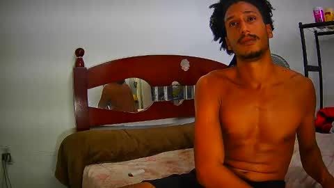 Skinny Latin Man online show from February 2025 04:04:01 PM
