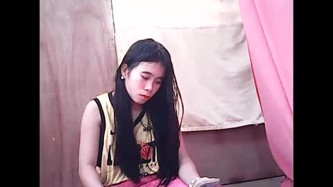 Snapshot of skinnypinay318706 chatting on December 2024 04:42:01 AM Skinnypinay318706 online show from December 2024 04:42:01 AM