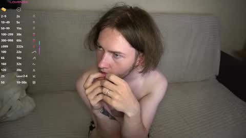 Andrew online show from October 2025 09:45:01 PM