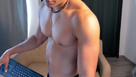 Liam Vokov online show from September 2025 02:43:01 PM