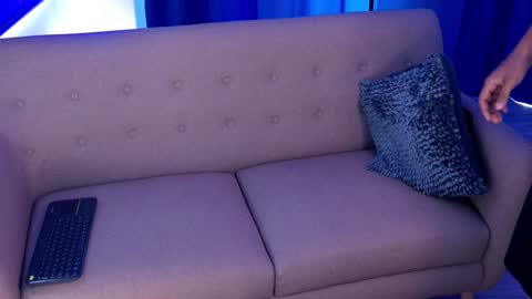 Liam Vokov online show from October 2025 05:26:02 PM