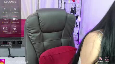 Eliza online show from September 2025 09:58:01 PM