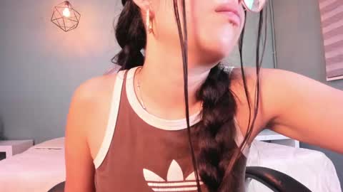 Hanna  online show from February 2025 09:52:02 AM