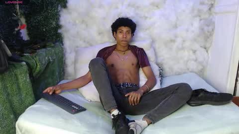 Snapshot of sky_walkerss chatting on March 2026 03:41:02 AM sky_walkerss online show from March 2026 03:41:02 AM