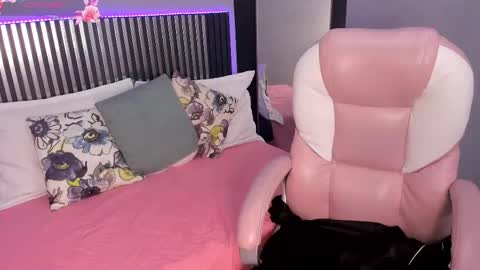 S O F I  online show from September 2025 01:36:02 PM