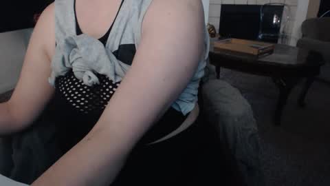 SKYLE   online show from September 2025 08:46:01 PM