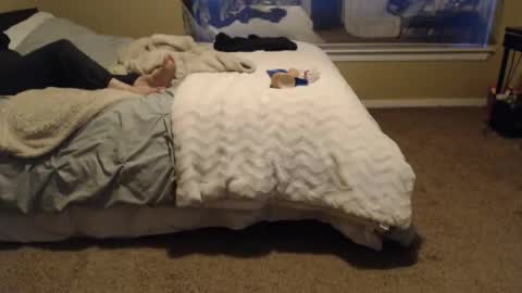 SKYLE   online show from February 2026 12:05:02 AM