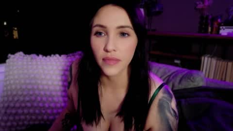 Skye Sinclair online show from November 2025 02:44:02 AM