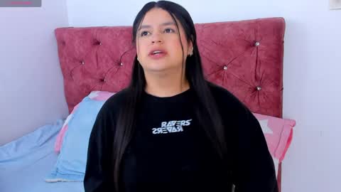 Snapshot of skyhotgirl chatting on May 2026 06:04:01 PM Sky online show from May 2026 06:04:01 PM
