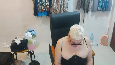 skylartgilf205565 online show from September 2025 01:56:01 PM