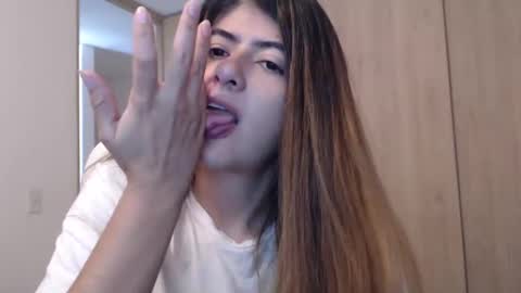 Skyler online show from January 2025 05:50:02 AM