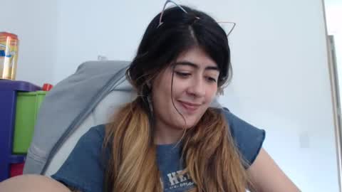 Skyler online show from February 2025 07:52:01 PM