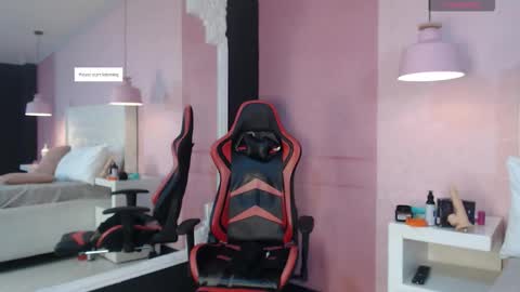 skylerbloom online show from September 2025 03:33:02 AM